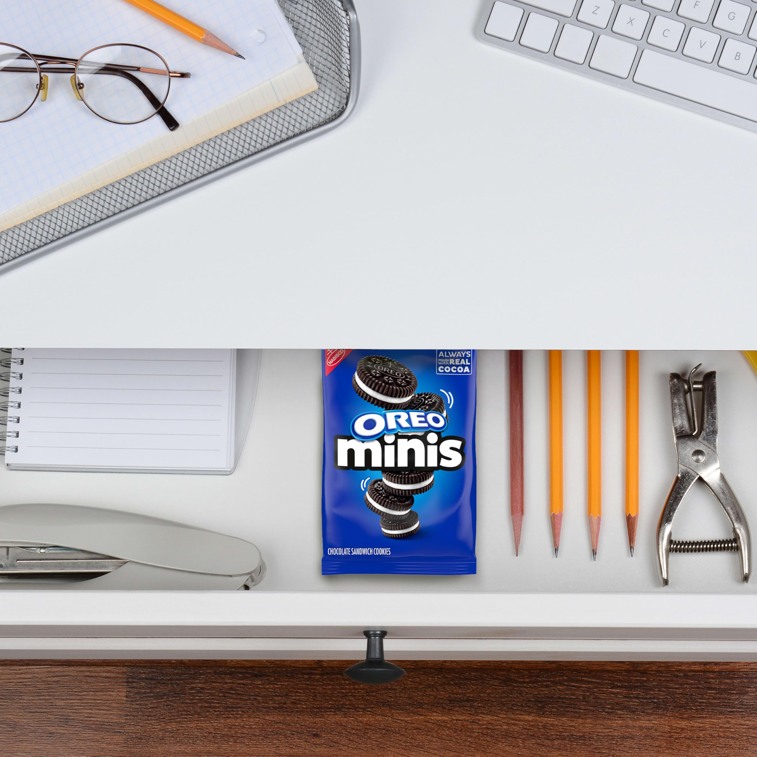 OREO Minis Cookies, CHIPS AHOY! Minis Cookies, Nutter Butter Bites & RITZ Bits Cheese Crackers Variety Pack, 15 Snack Packs - Image 8